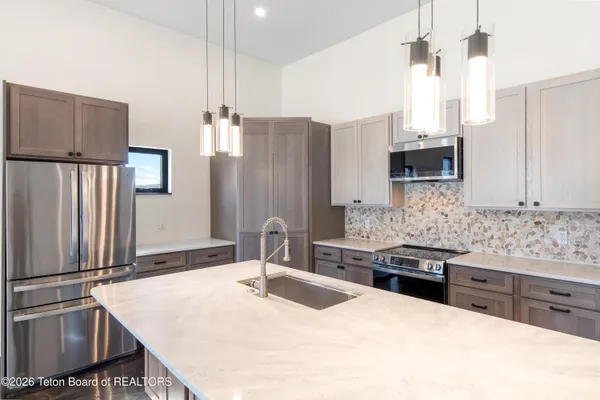 $749,000 | 524 Little Greys Loop, Etna, WY 83118