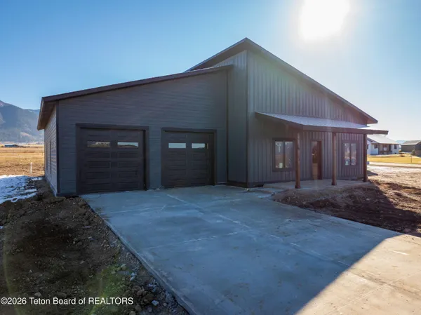 $749,000 | 524 Little Greys Loop, Etna, WY 83118
