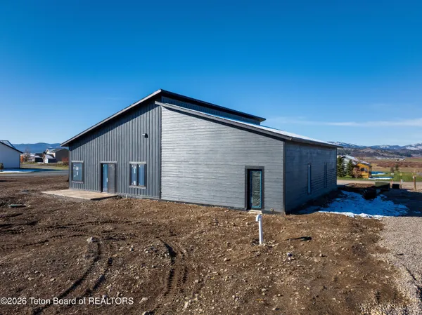 $749,000 | 524 Little Greys Loop, Etna, WY 83118