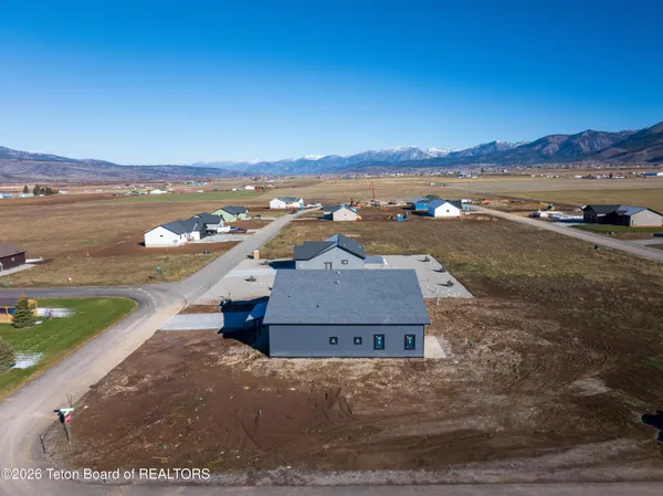 $749,000 | 524 Little Greys Loop, Etna, WY 83118