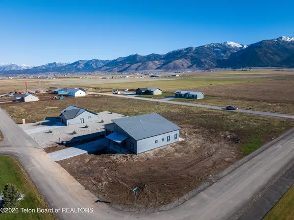 $749,000 | 524 Little Greys Loop, Etna, WY 83118
