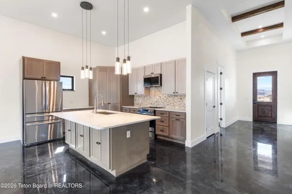 $749,000 | 524 Little Greys Loop, Etna, WY 83118