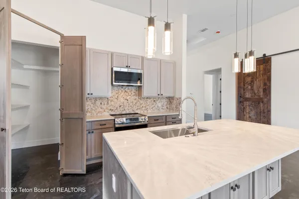 $749,000 | 524 Little Greys Loop, Etna, WY 83118