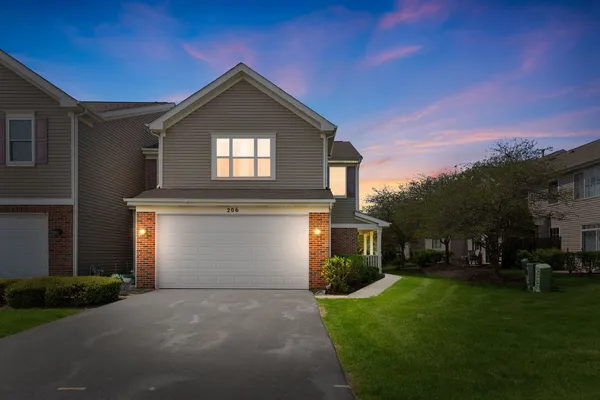 $3,150 | 206 Madison Drive, Unit 206, Streamwood, IL 60107