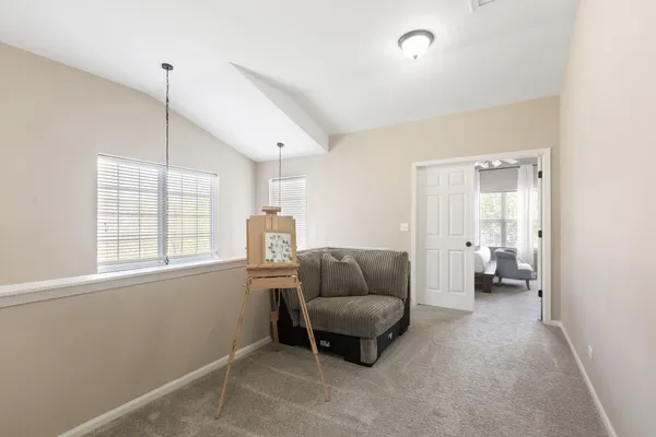 $3,150 | 206 Madison Drive, Unit 206, Streamwood, IL 60107