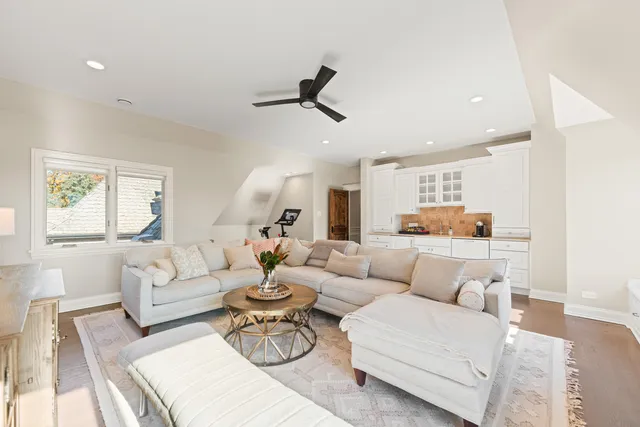 $2,500,000 | 4N922 Dover Hill Road, St. Charles, IL 60175