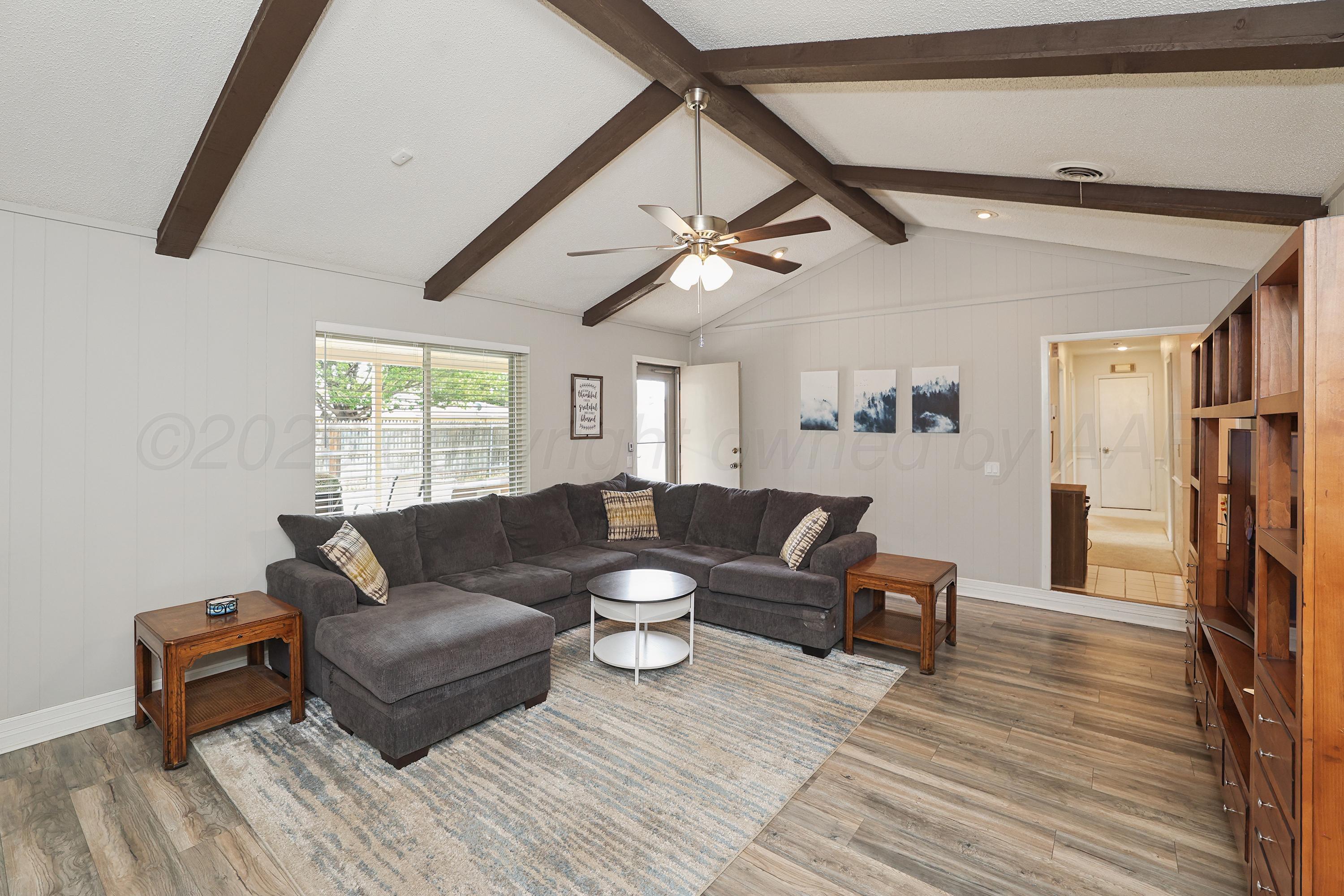 4433 Summit Circle Amarillo, TX 79109 - Photo 6 of 26 7-Living Area