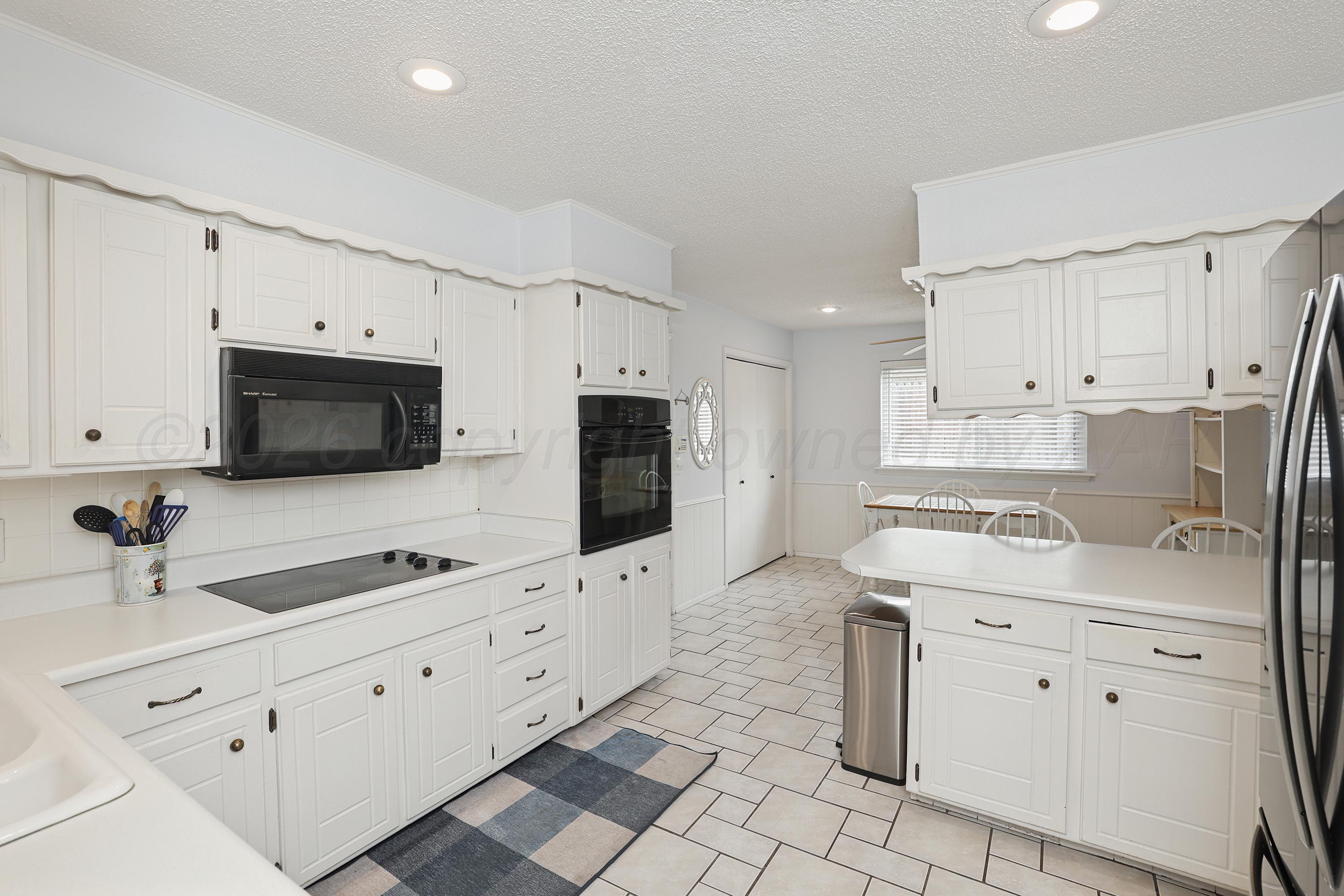 4433 Summit Circle Amarillo, TX 79109 - Photo 7 of 26 8-Kitchen