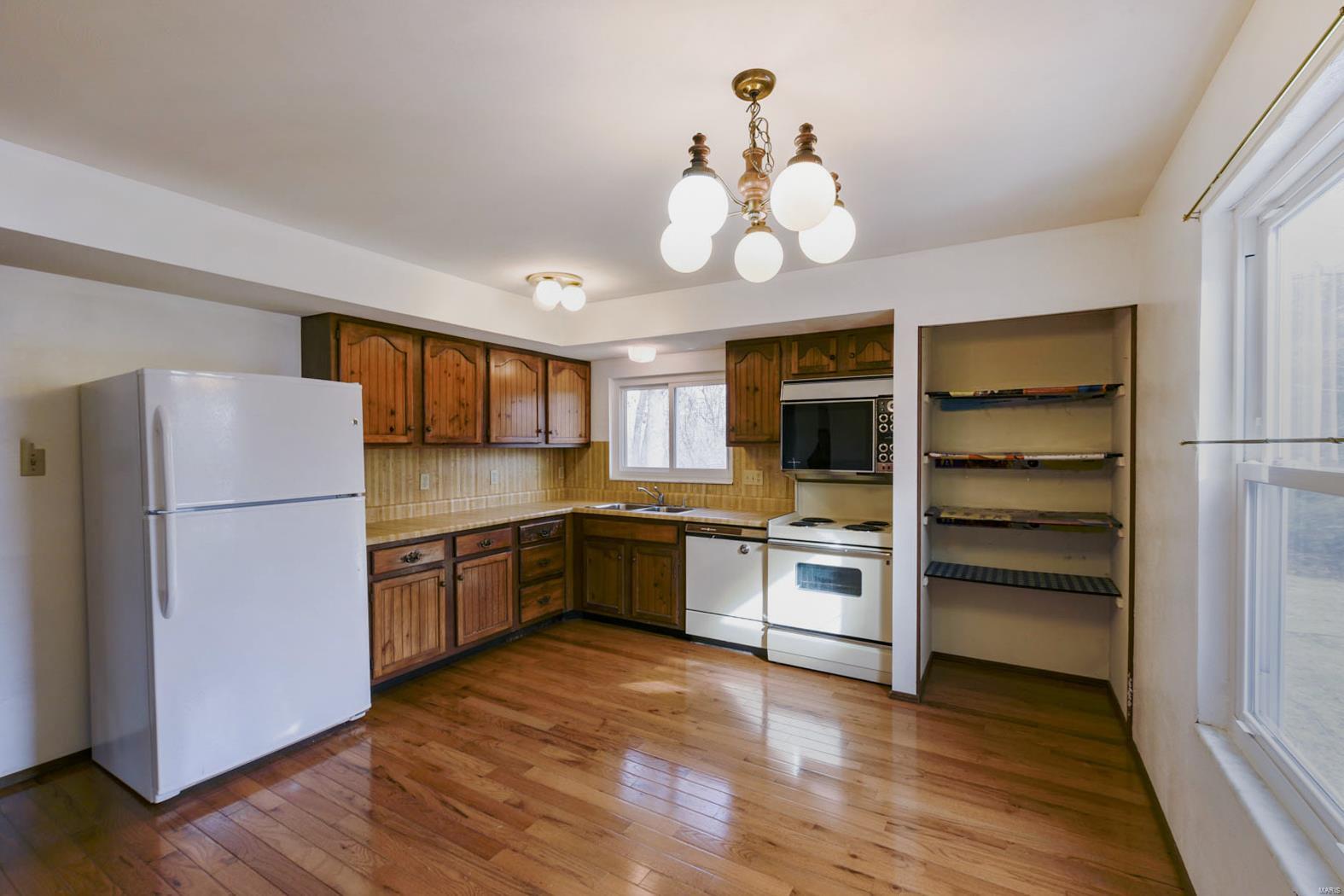 1166 Jonesborough Road Chesterfield, MO 63017 - Photo 8 of 31 Gallery Image 8