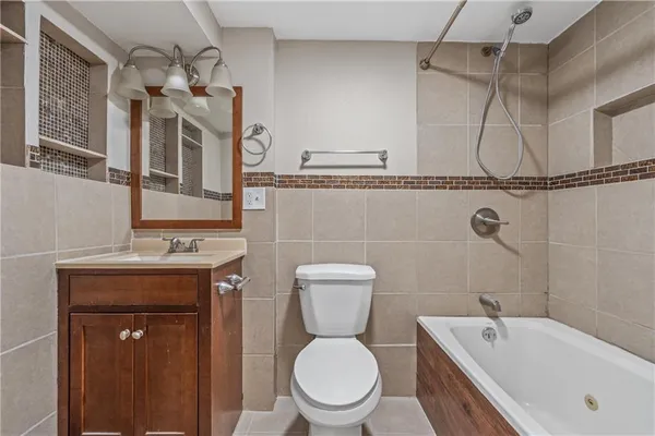 $315,000 | 517 Stacey Drive, Belton, MO 64012