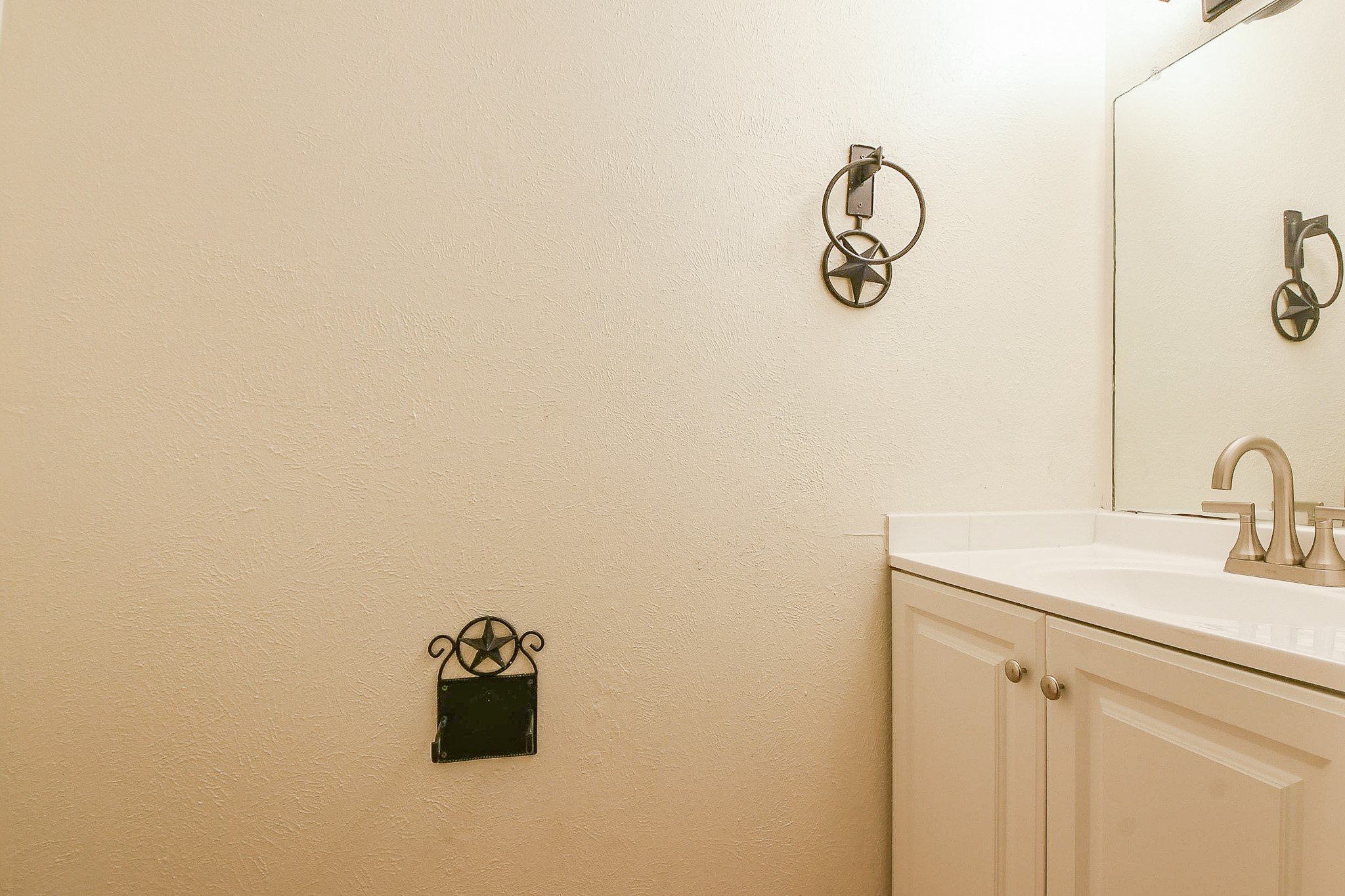 26 Yewleaf Road The Woodlands, TX 77381 - Photo 11 of 21 a bathroom with a shower