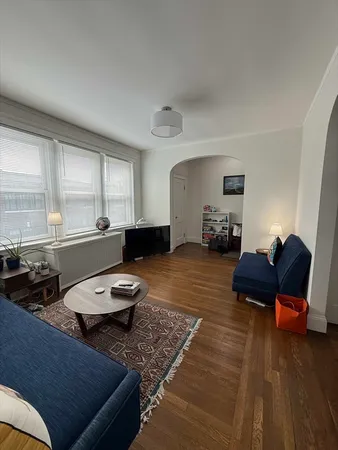 $4,000 | 429 Washington Street, Unit 6, Brookline, MA 02446