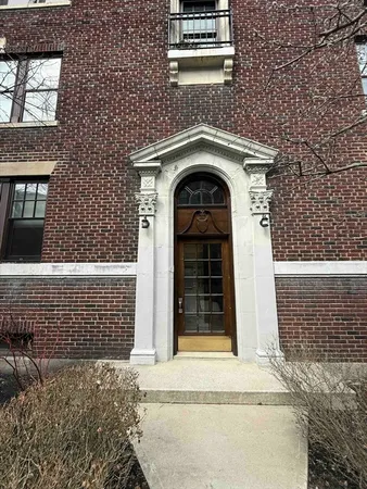 $4,000 | 429 Washington Street, Unit 6, Brookline, MA 02446