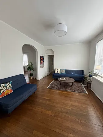 $4,000 | 429 Washington Street, Unit 6, Brookline, MA 02446