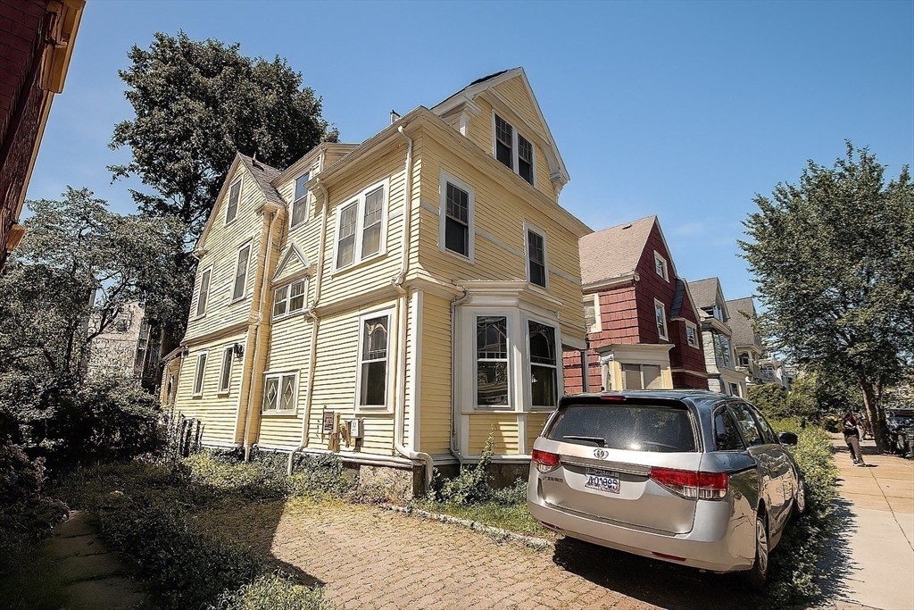10 Howe Street Boston, MA 02125 - Photo 15 of 42 Gallery Image 15
