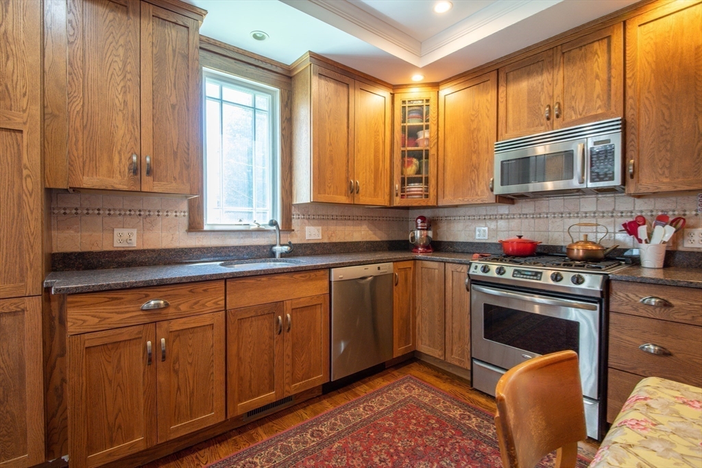 10 Howe Street Boston, MA 02125 - Photo 3 of 42 Gallery Image 3