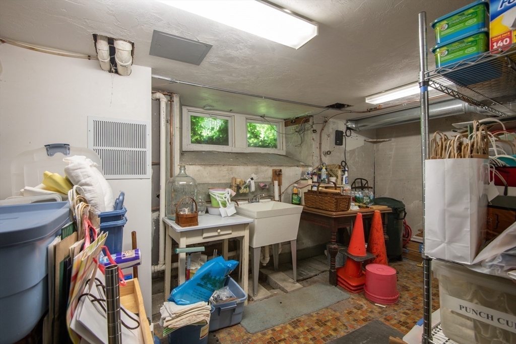 10 Howe Street Boston, MA 02125 - Photo 39 of 42 Gallery Image 39