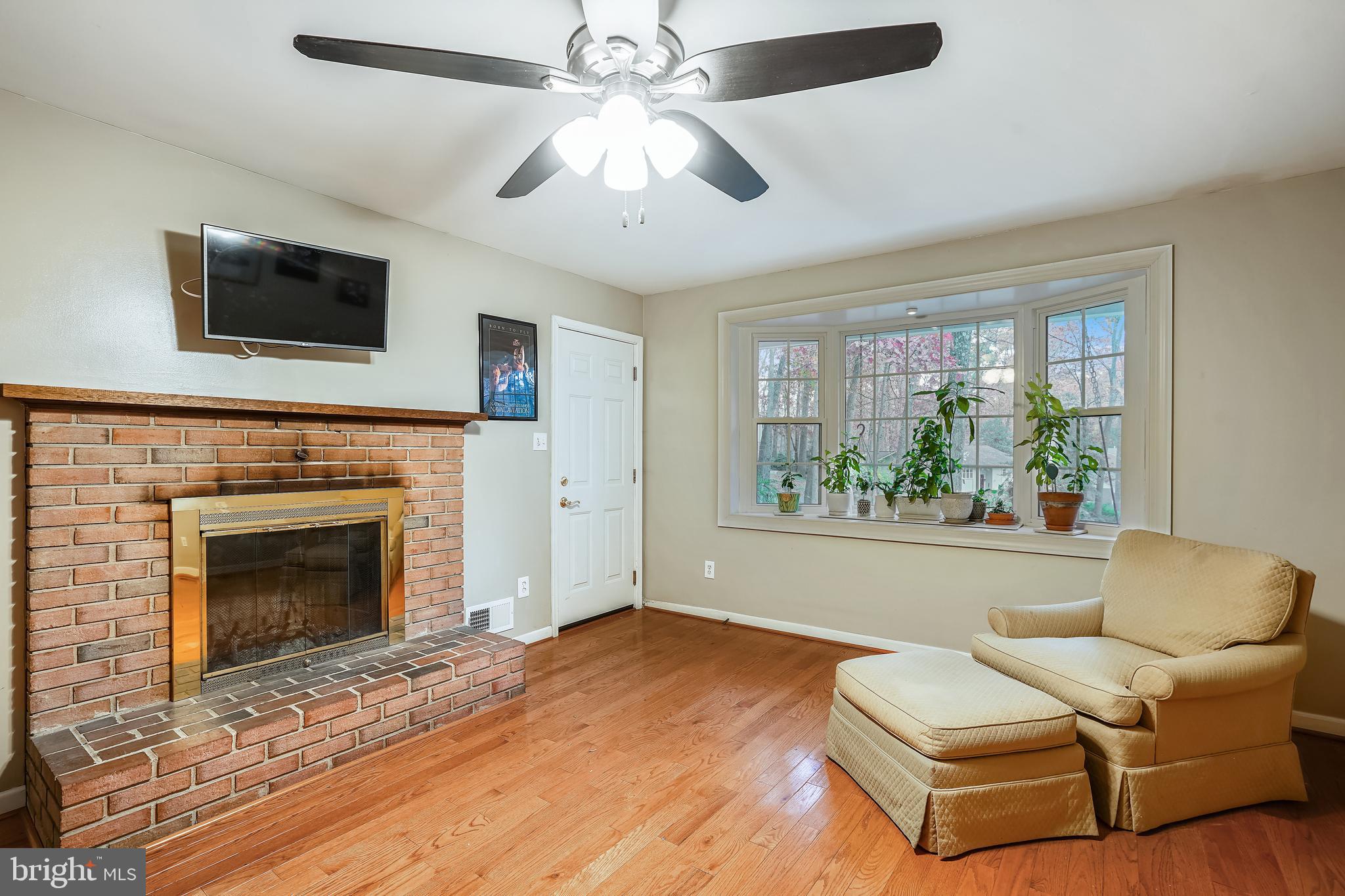 2420 Bramblebush Court Reston, VA 20191 - Photo 12 of 45 Family room
