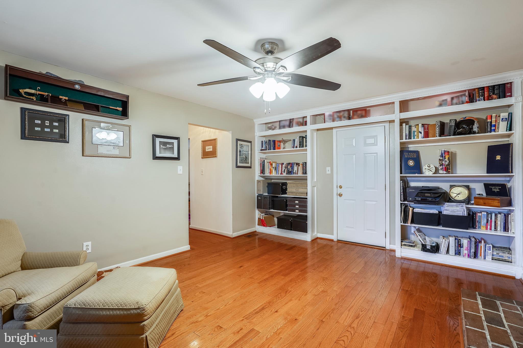 2420 Bramblebush Court Reston, VA 20191 - Photo 13 of 45 Family room