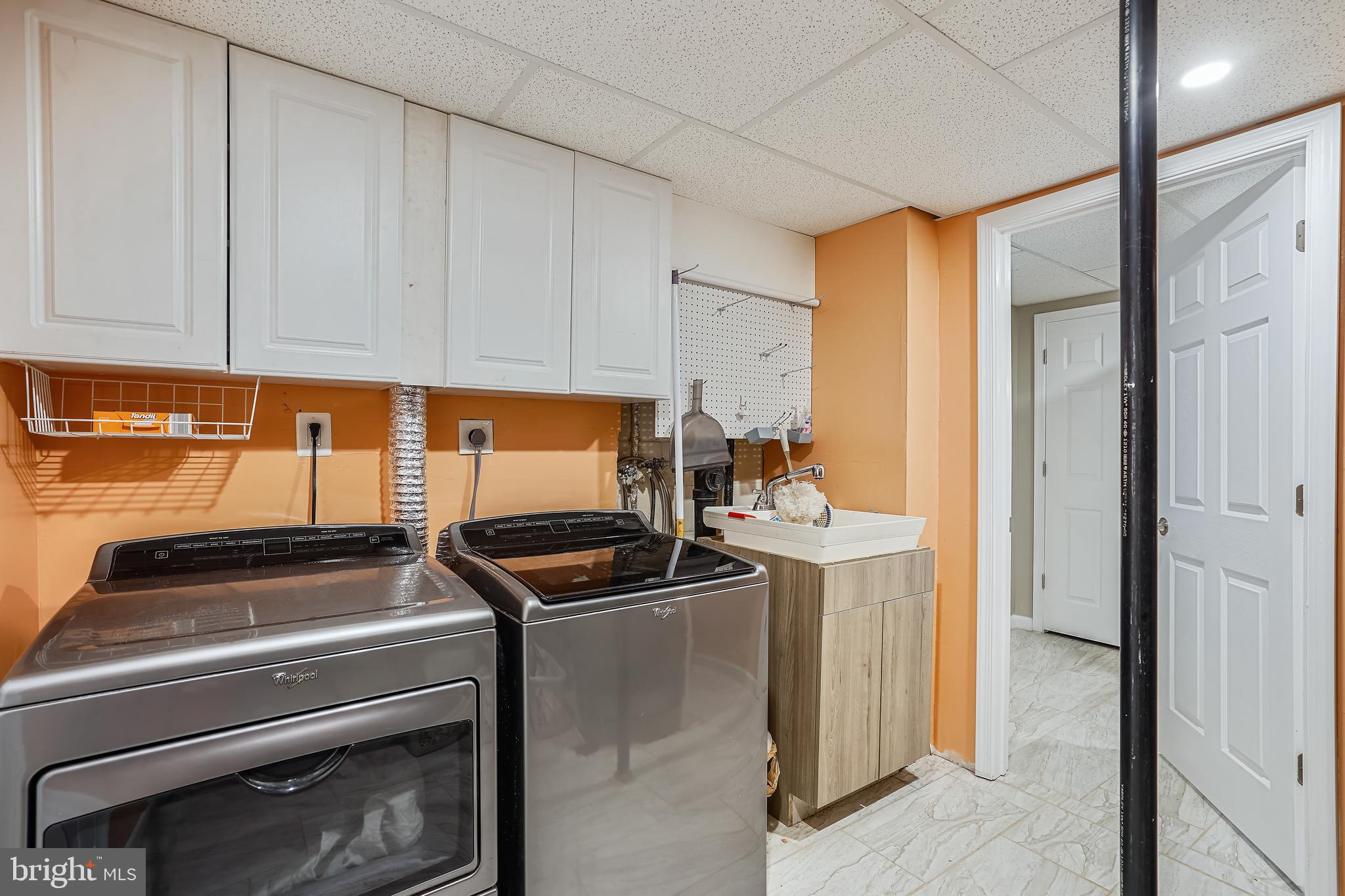 2420 Bramblebush Court Reston, VA 20191 - Photo 29 of 45 Laundry room