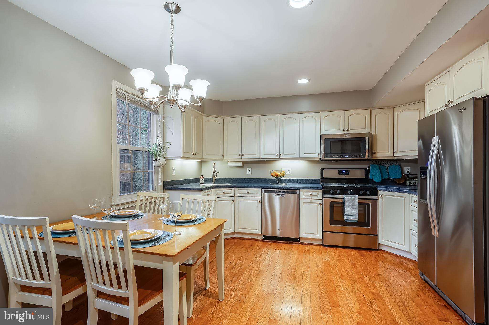2420 Bramblebush Court Reston, VA 20191 - Photo 7 of 45 Kitchen