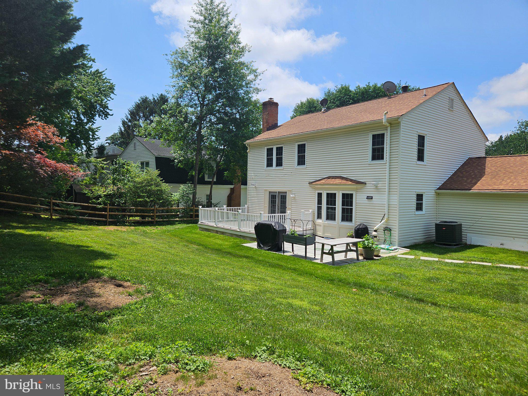 28 Redding Ridge Drive Gaithersburg, MD 20878 - Photo 2 of 2 Charming home with lush green yard.