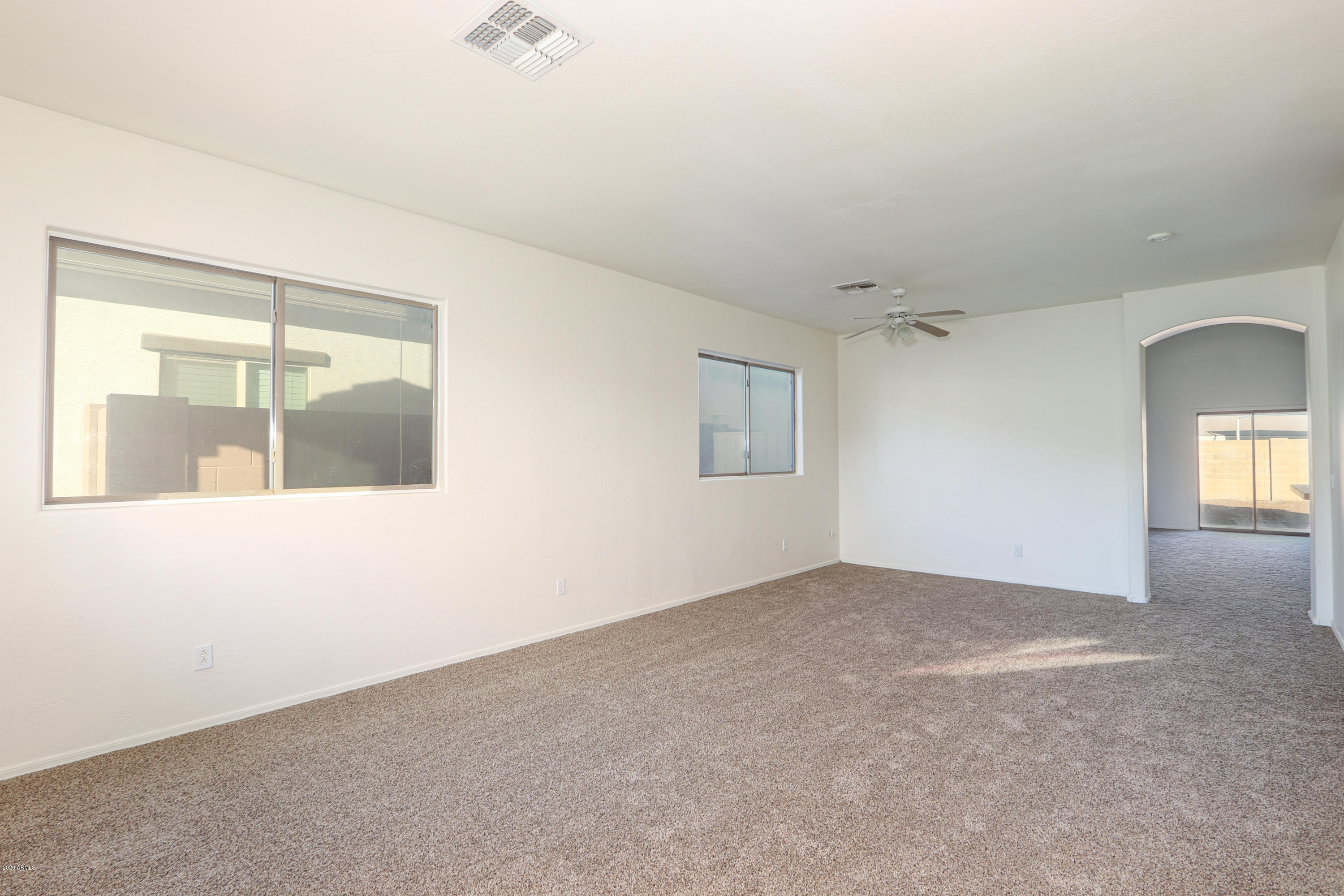 18123 North Madison Road Maricopa, AZ 85139 - Photo 7 of 60 06