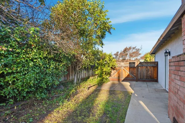 a view of a utility room
