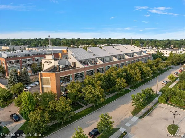 $299,900 | 333 East Parent Avenue, Unit 22, Royal Oak, MI 48067