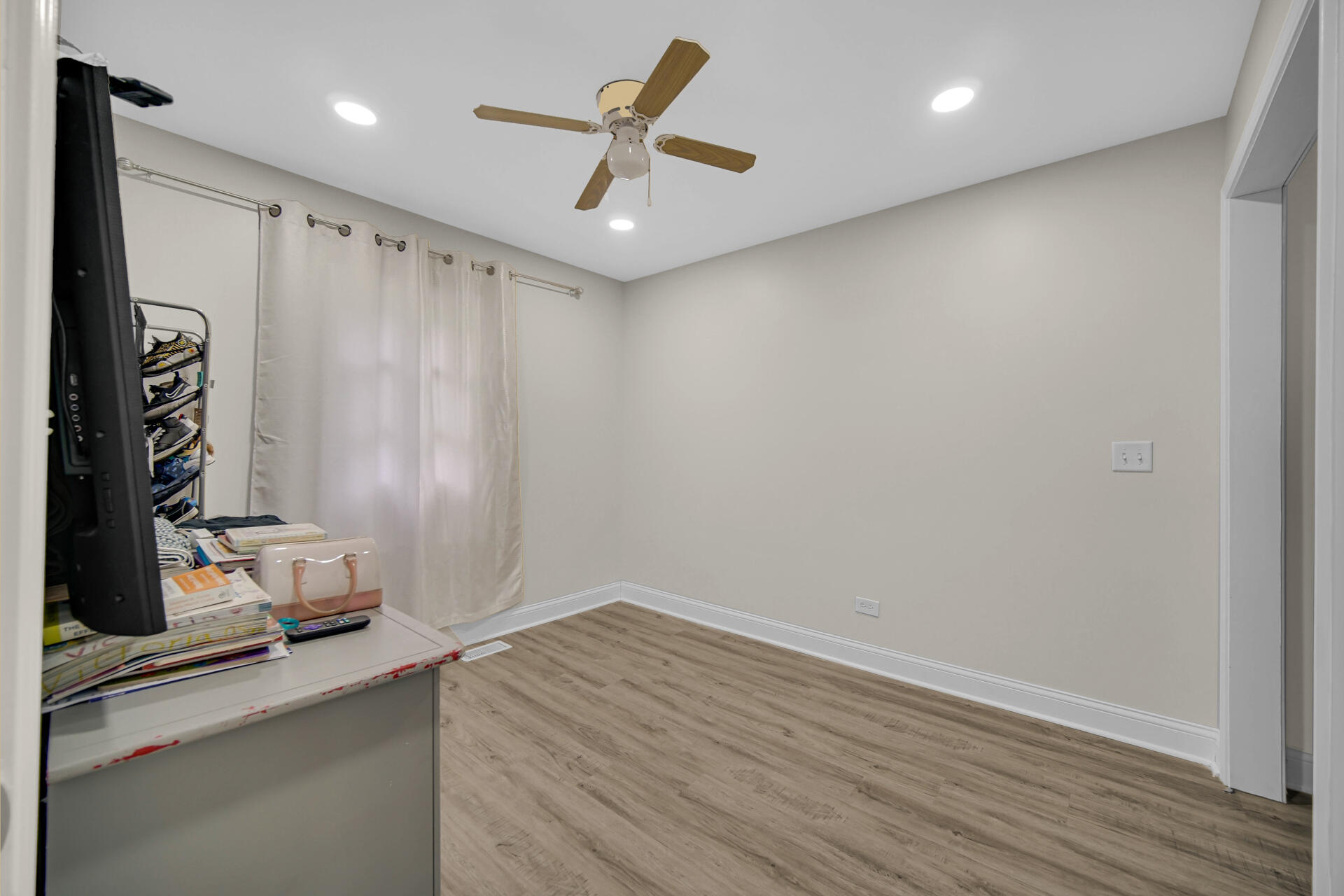 1121 Wright Street Gary, IN 46404 - Photo 13 of 16 1920x1280