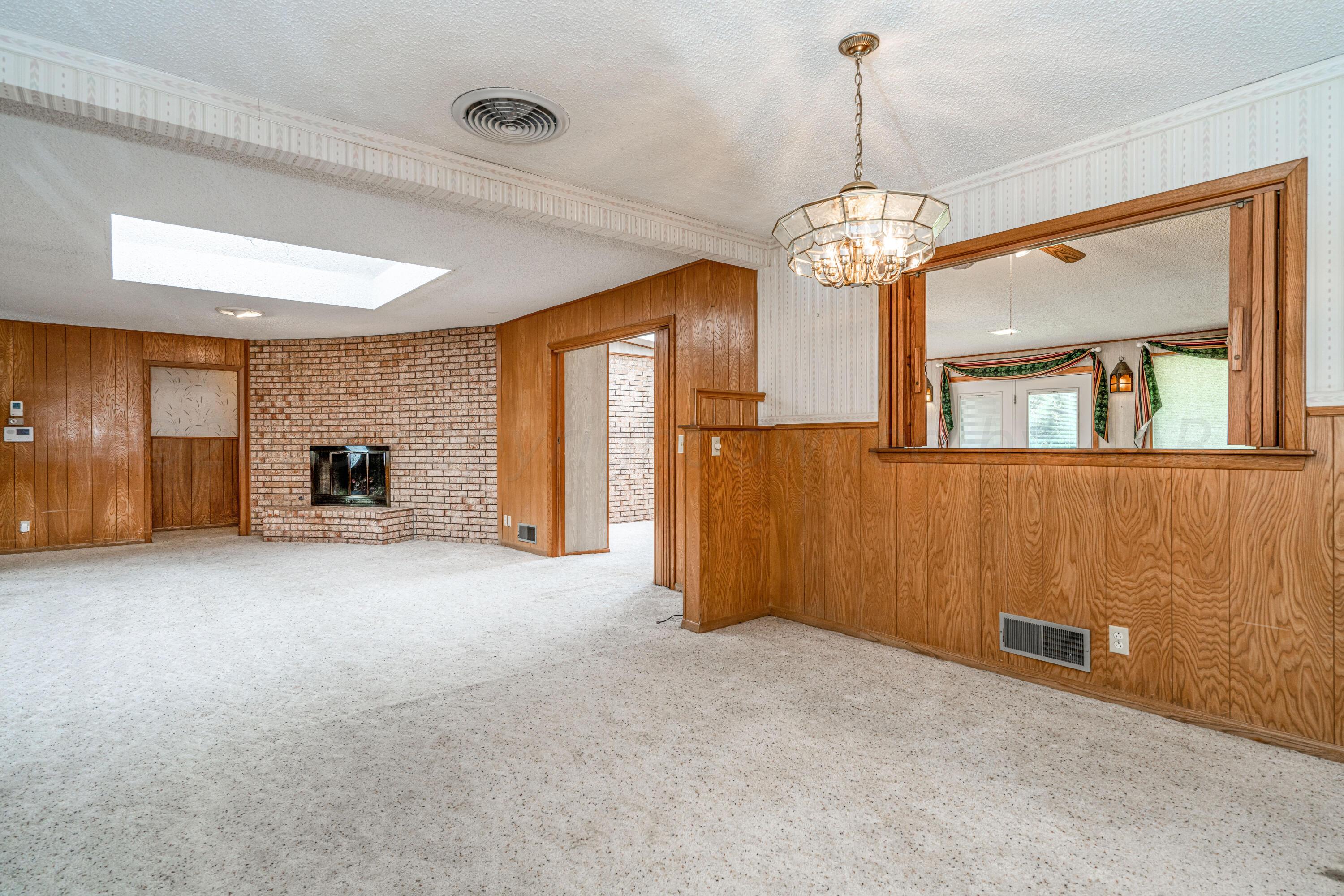 400 Phillips Drive Dumas, TX 79029 - Photo 13 of 43 400 Phillips-15 DINING ROOM