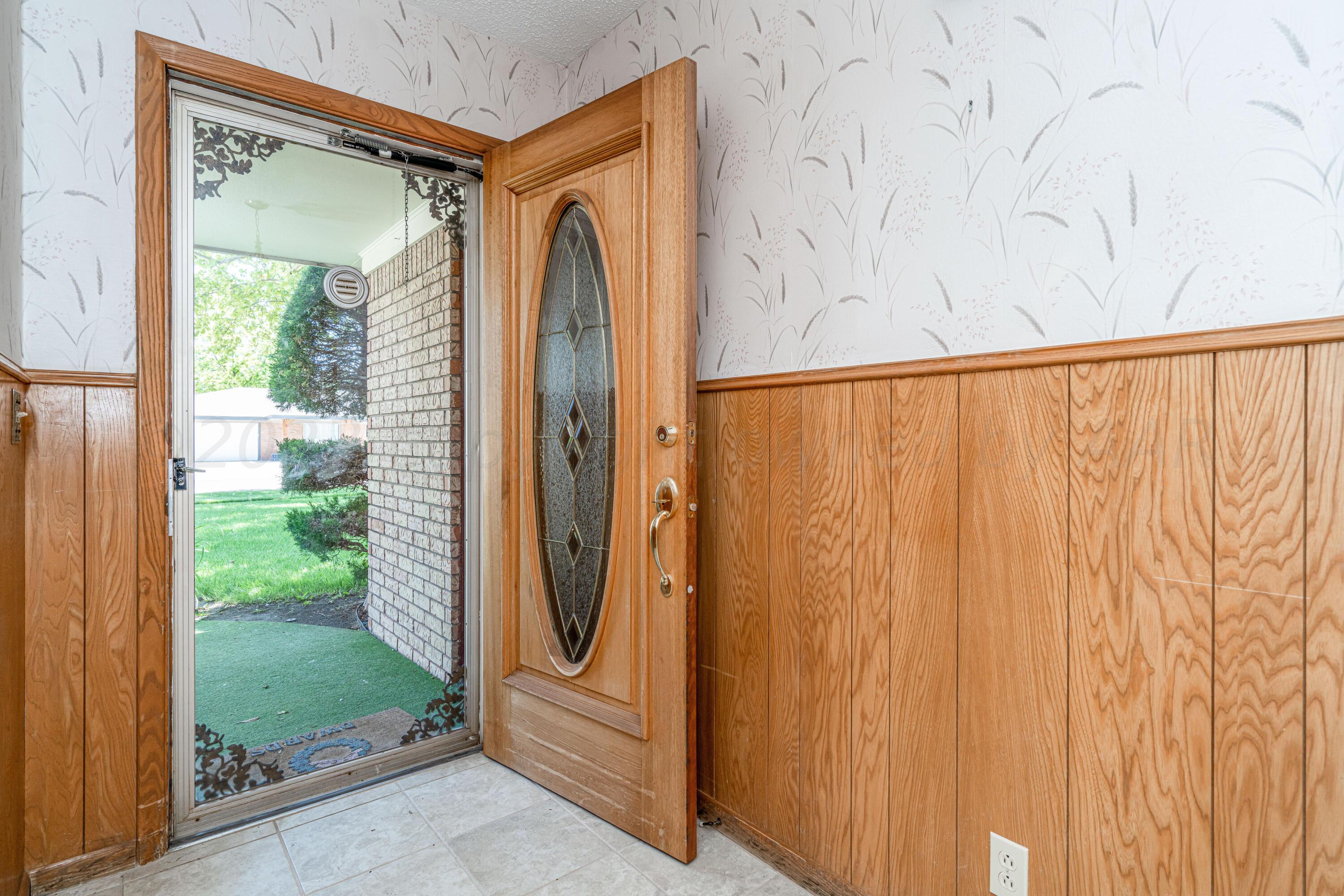 400 Phillips Drive Dumas, TX 79029 - Photo 2 of 43 400 Phillips-6 ENTRY