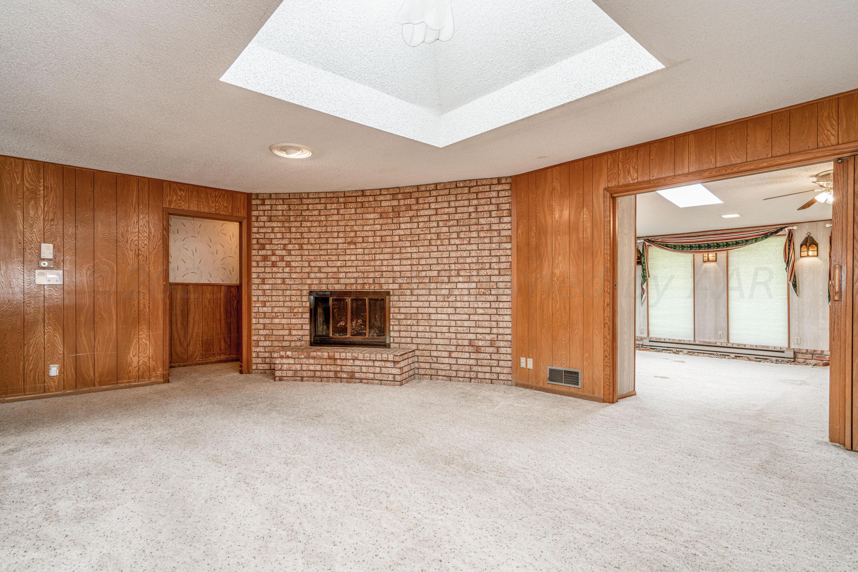 400 Phillips Drive Dumas, TX 79029 - Photo 9 of 43 400 Phillips-11 LR 1