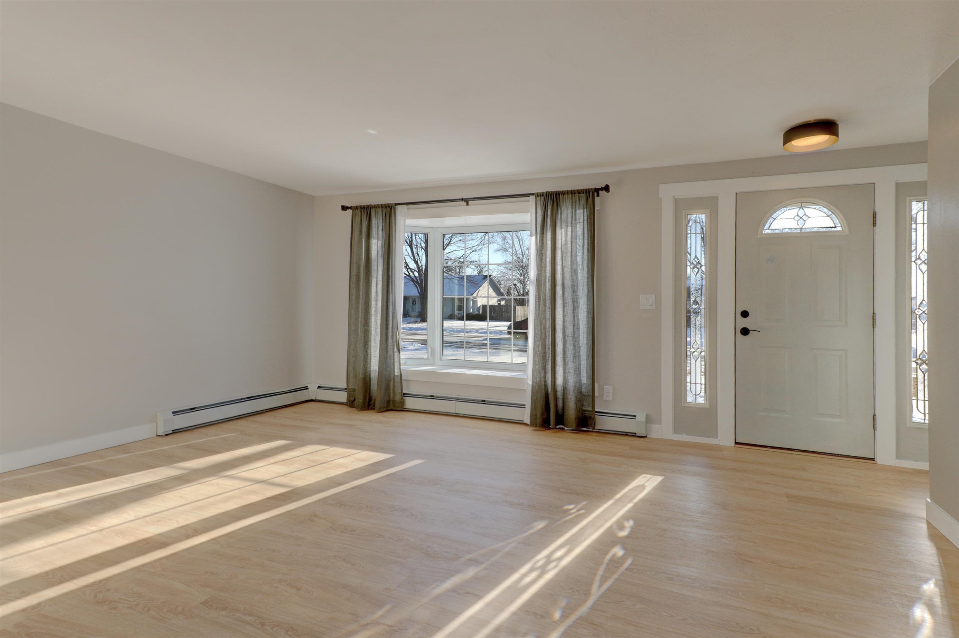 2091 Bluebill Street Green Bay, WI 54311 - Photo 5 of 33