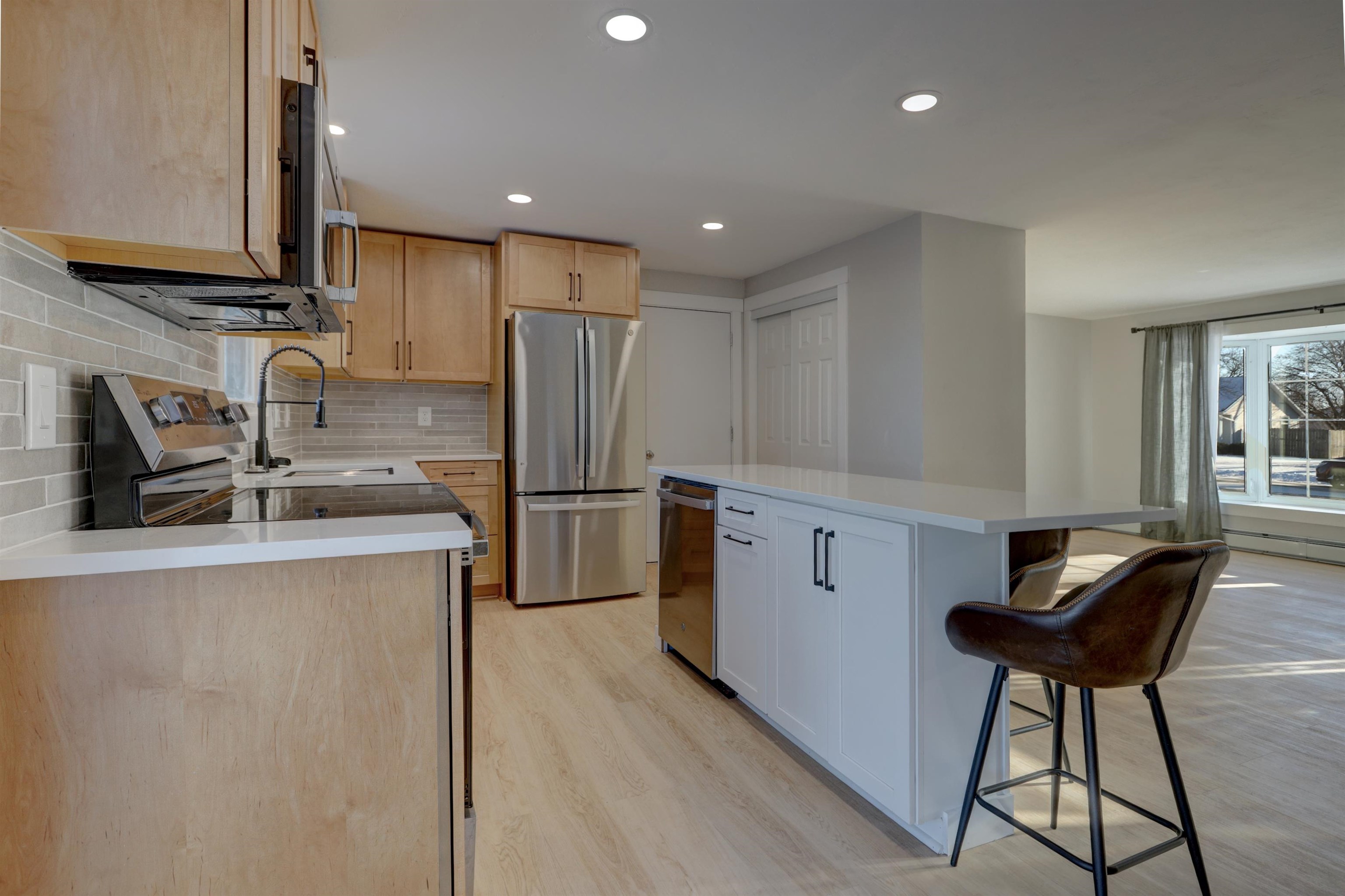 2091 Bluebill Street Green Bay, WI 54311 - Photo 8 of 33