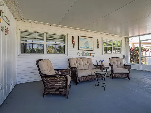 $2,000 | 1440 4th Court, Vero Beach, FL 32960