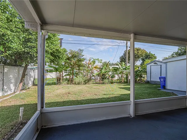 $2,000 | 1440 4th Court, Vero Beach, FL 32960