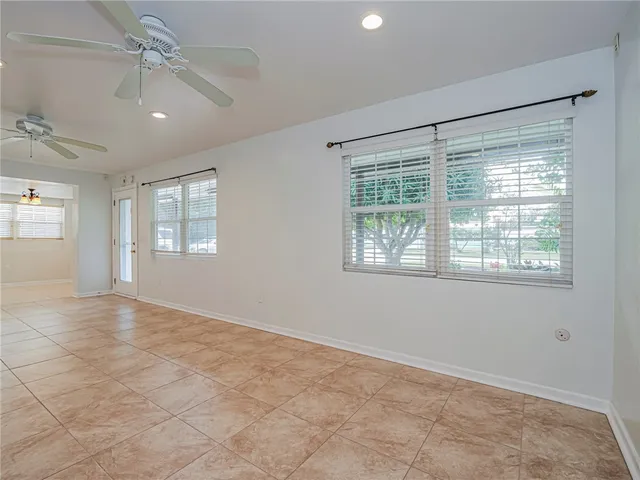 $2,000 | 1440 4th Court, Vero Beach, FL 32960