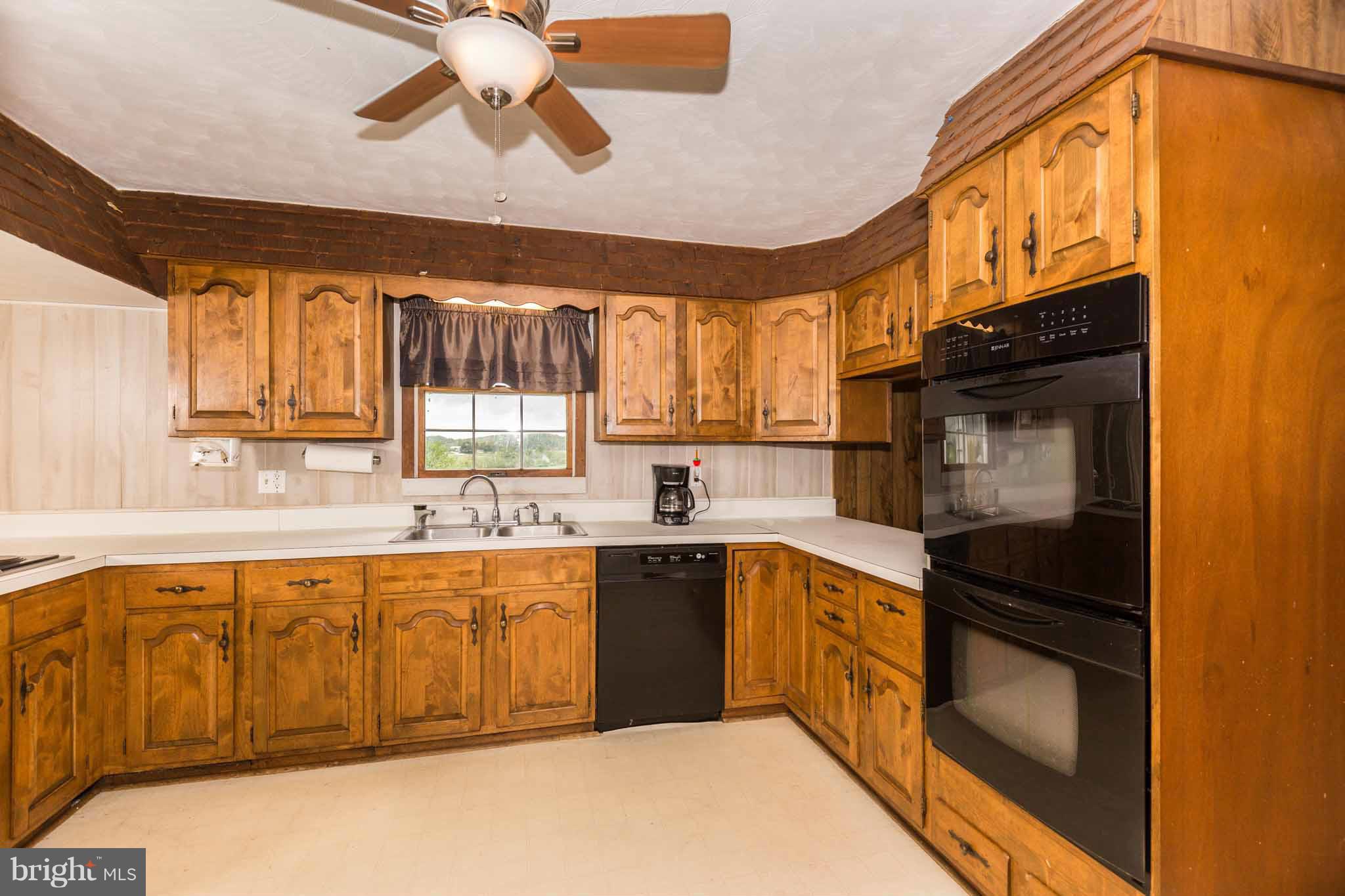 4243 Back Woods Road Westminster, MD 21158 - Photo 15 of 30 Kitchen