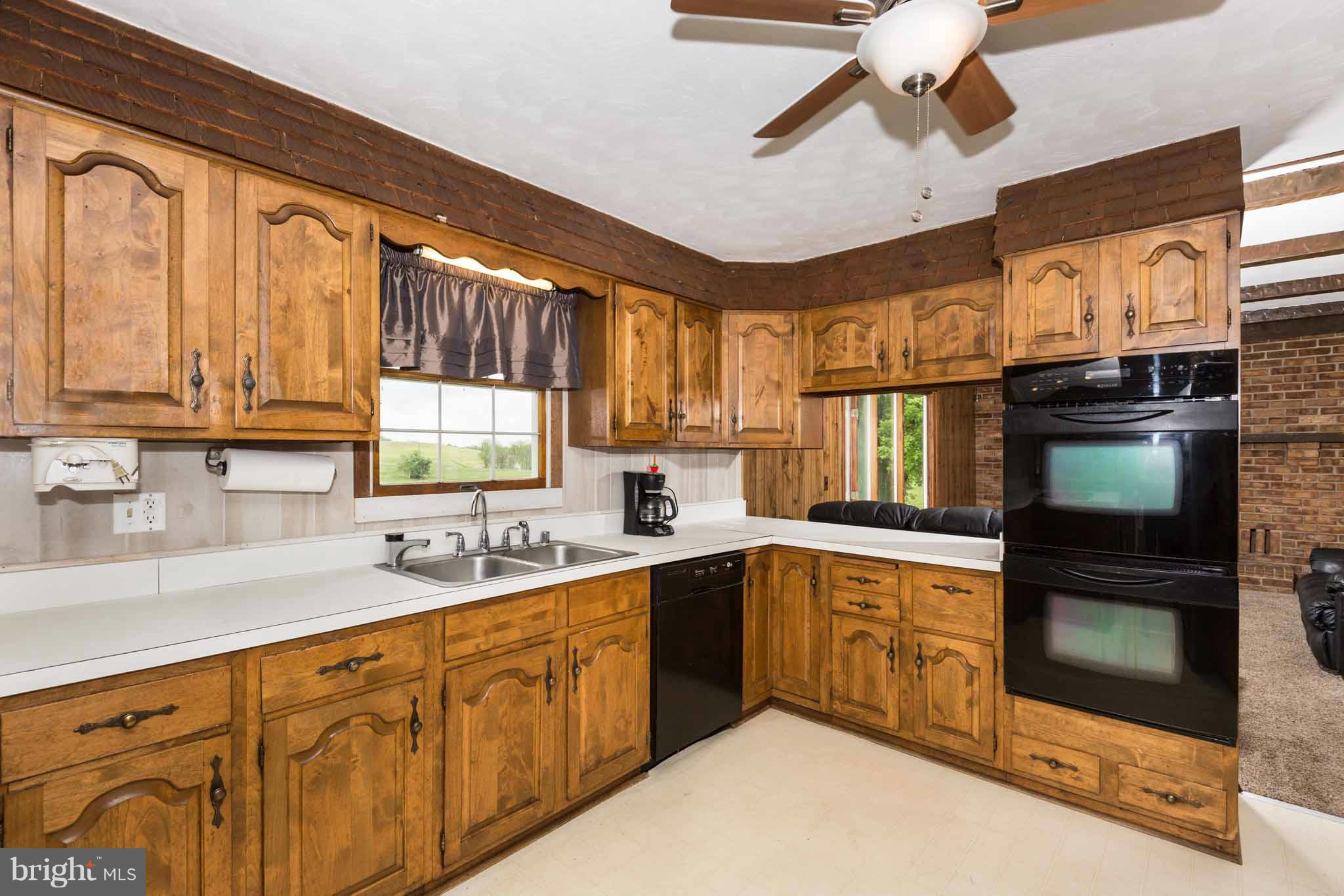 4243 Back Woods Road Westminster, MD 21158 - Photo 17 of 30 Kitchen