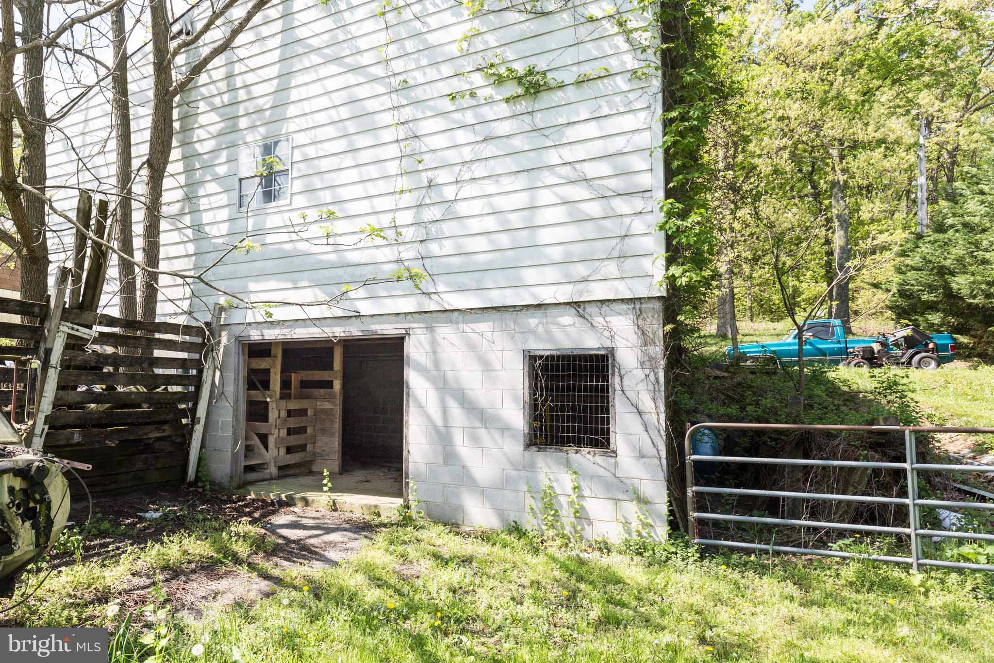 4243 Back Woods Road Westminster, MD 21158 - Photo 29 of 30 Exterior (Rear)