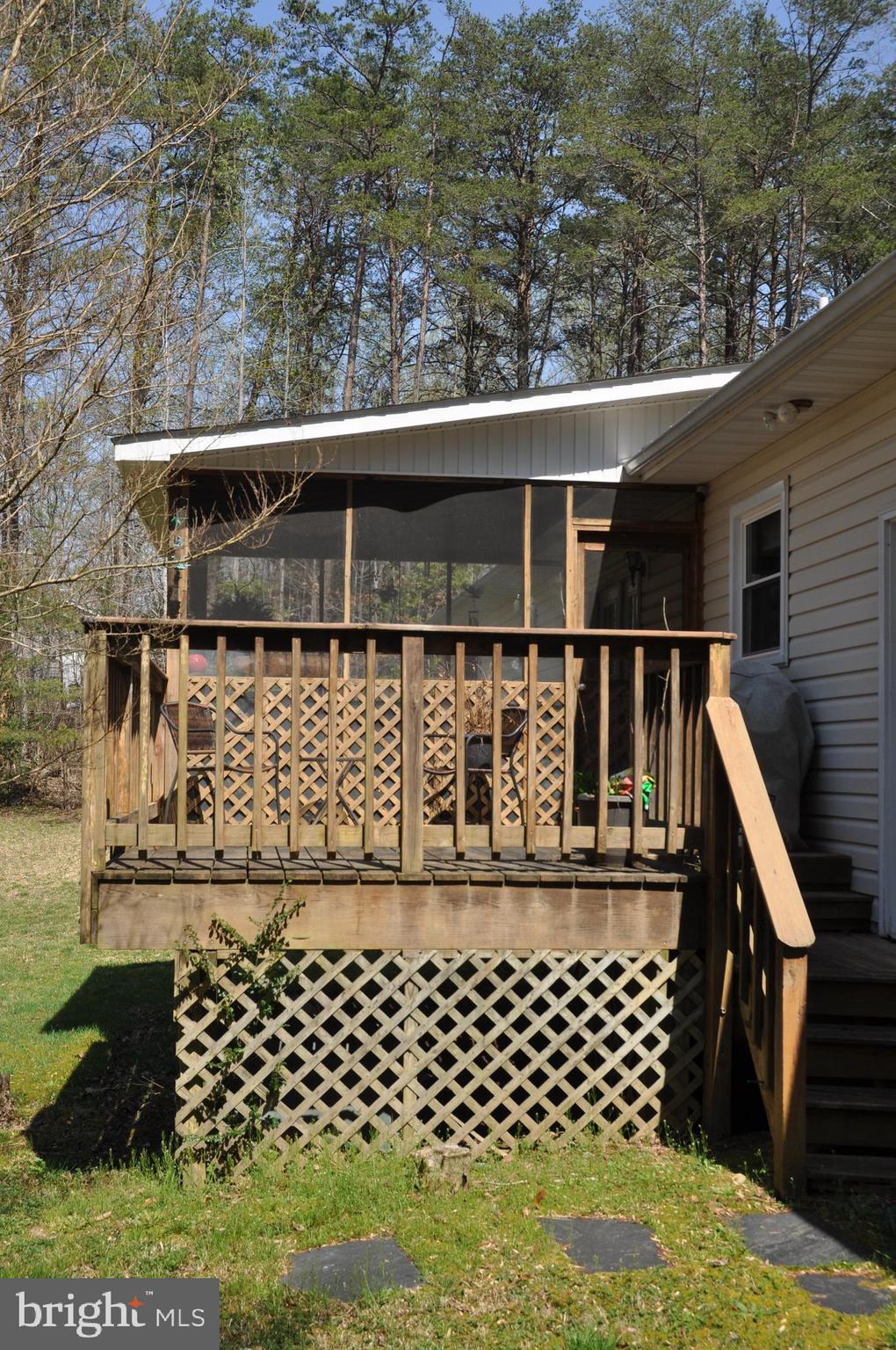 240 Richards Ferry Road Fredericksburg, VA 22406 - Photo 13 of 43 SIDE VIEW OF BACK DECK & SCREENED IN PORCH