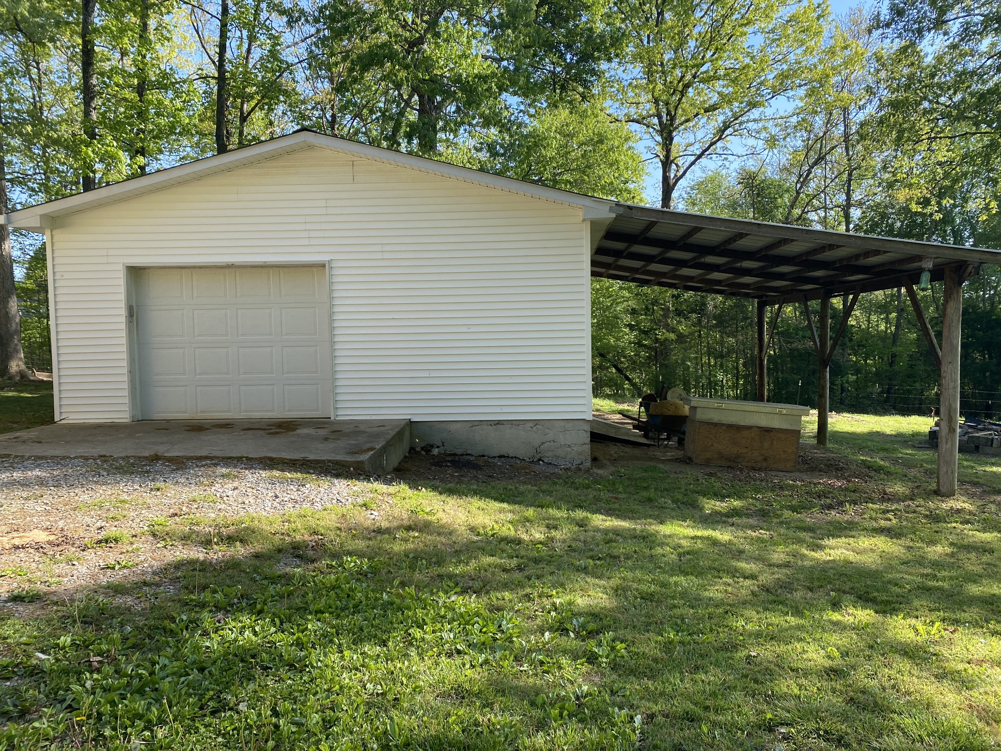 2004 Manley Loop Dickson, TN 37055 - Photo 6 of 39 Gallery Image 6