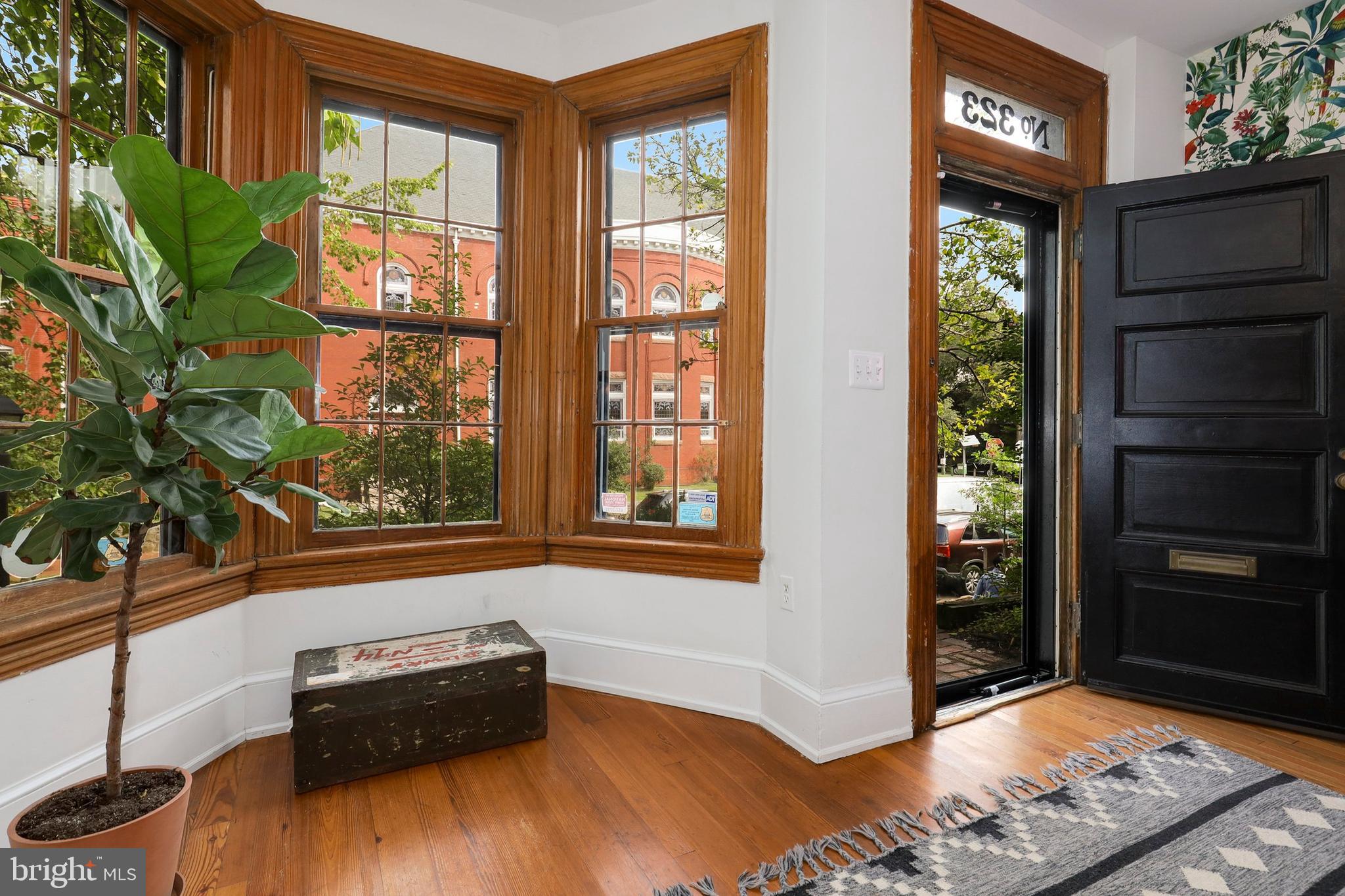 323 4th Street Southeast Washington, DC 20003 - Photo 6 of 44 Gallery Image 6