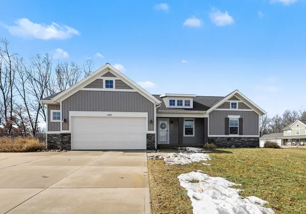 $469,900 | 1325 Remington Drive Southeast, Lowell, MI 49331