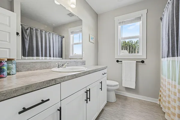 $469,900 | 1325 Remington Drive Southeast, Lowell, MI 49331