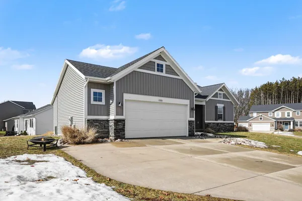 $469,900 | 1325 Remington Drive Southeast, Lowell, MI 49331