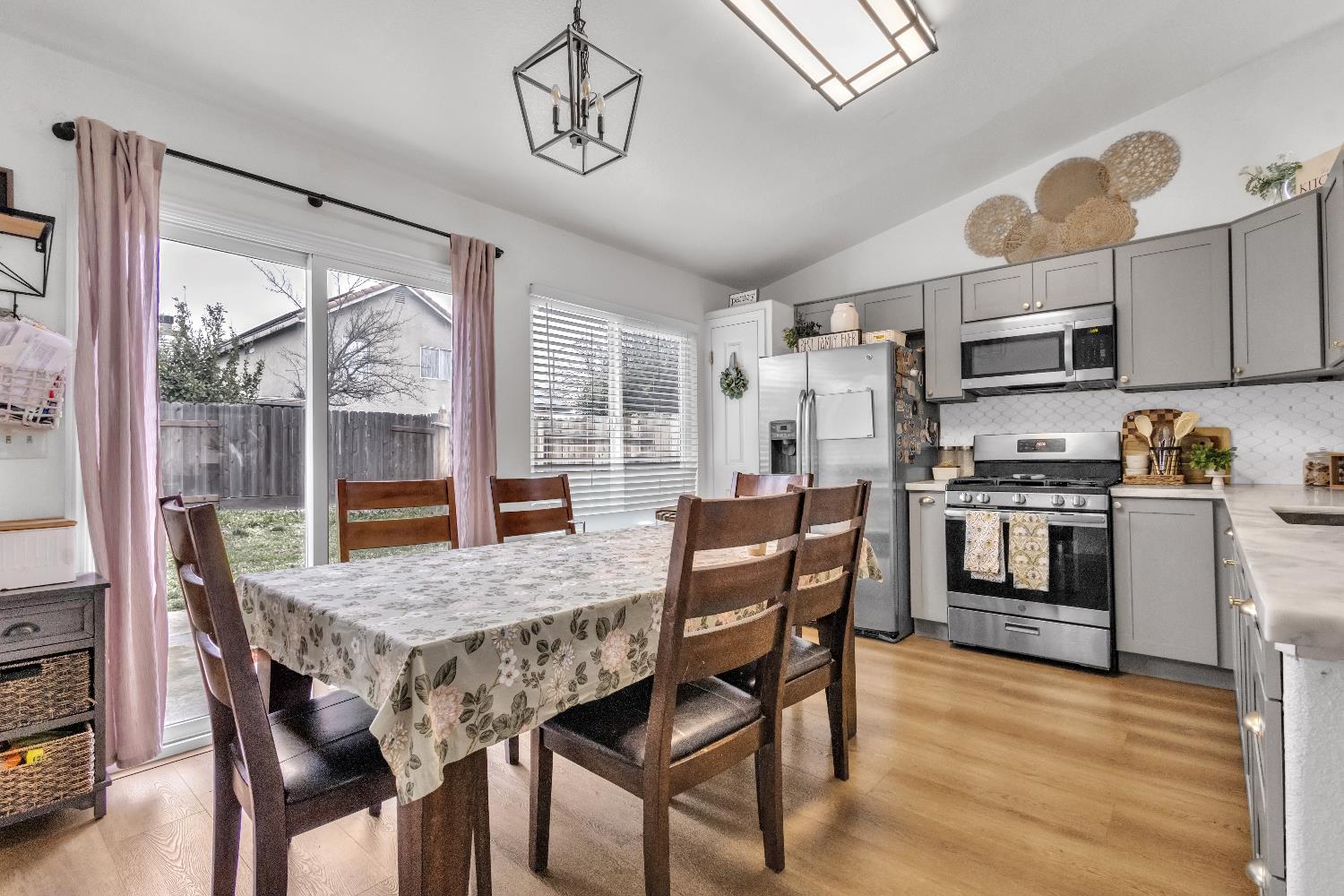 2833 Nemaha Way Stockton, CA 95206 - Photo 11 of 40