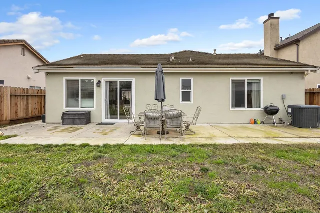 $419,999 | 2833 Nemaha Way, Stockton, CA 95206