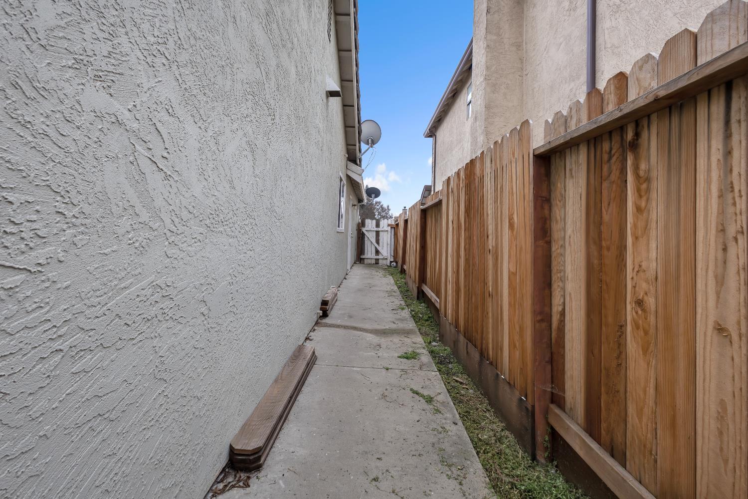 2833 Nemaha Way Stockton, CA 95206 - Photo 38 of 40